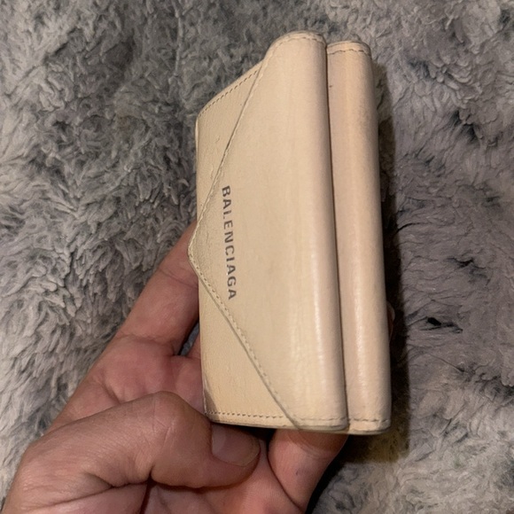 🗣️🔥Balenciaga Mini Papier Tri-Fold wallet! Super dope Women’s or Men’s Wallet - Picture 12 of 12